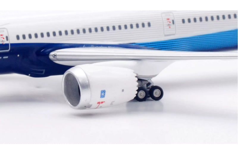 Aviation 1:400 Boeing B787-9 N789FT DIECAST Model