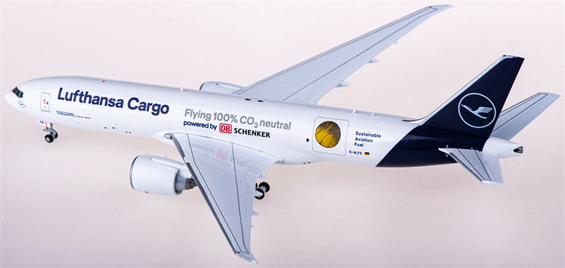 Herpa Lufthansa Cargo Boeing 777-200LRF D-ALFG Sustainable Fuel 1:400 Diecast Model view 4