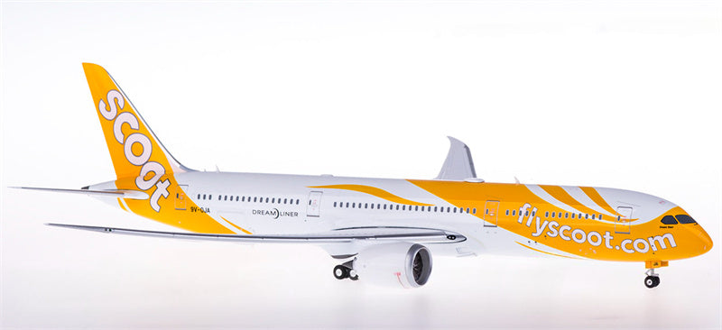 Phoenix Scoot for Boeing 787-9 9V-OJA 1:200 Aircraft Pre-built Airliner Model Display