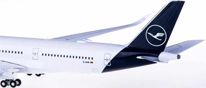 Herpa Lufthansa Airbus A350-900 D-AIXM Schwerin 1:200 ABS Model view 5
