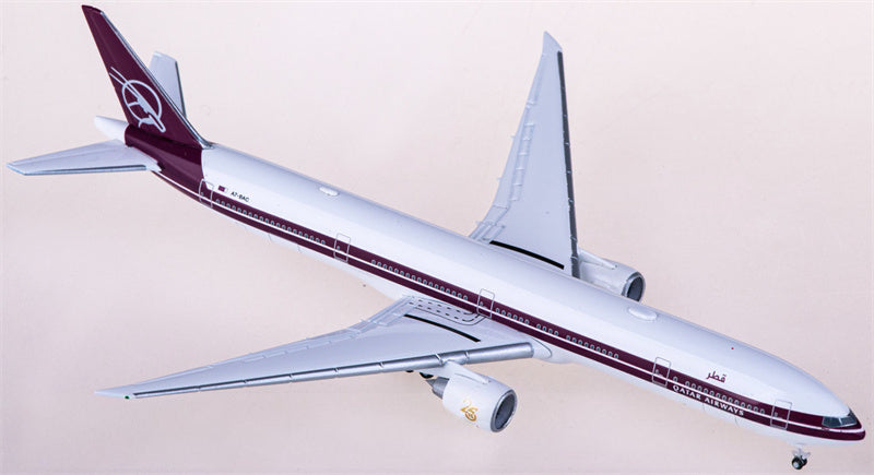 Herpa Qatar Boeing 777-300ER A7-BAC 1:500 Diecast Model view 4