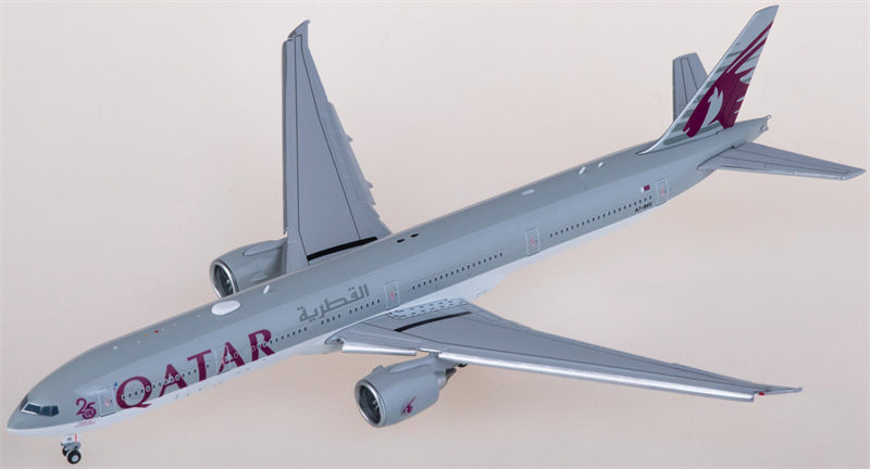 JC Wings Qatar Boeing 777-300ER A7-BEE Flaps Down 1:400 Diecast Model view 4
