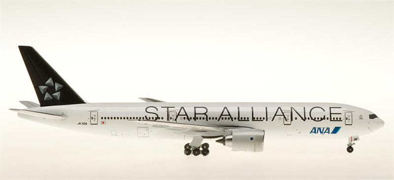 AeroClassics ANA Boeing 777-200 JA712A Star Alliance 1:500 Diecast Model view 4