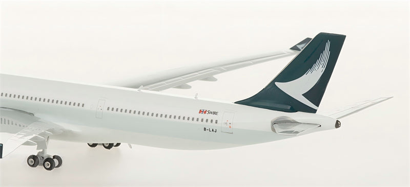Phoenix 1:400 Cathay Pacific Airbus A330-300 B-LAJ DIECAST Model