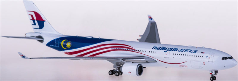 Phoenix Malaysia Airlines for Airbus A330-300 9M-MTJ 1:400 Airplane Pre-built Airliner Model Display