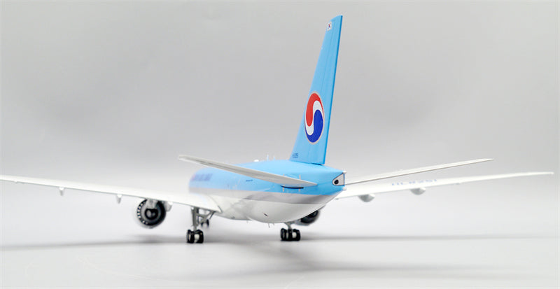 JC Wings 1:200 Korean Air Cargo Boeing 777-200F HL8251 Diecast Model view 10