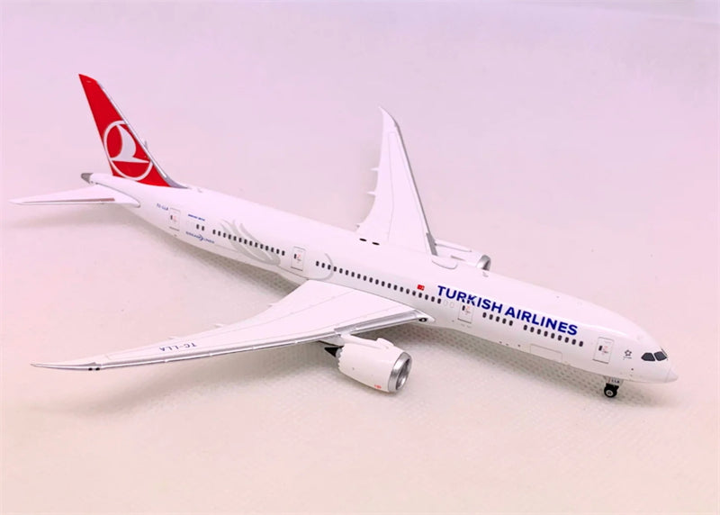 Phoenix 1:400 Turkish Airlines Boeing 787-9 TC-LLA DIECAST Model