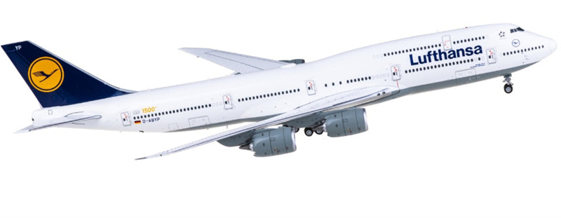 SQ Wings Lufthansa Boeing 747-8 D-ABYP 1:200 Diecast Model view 4