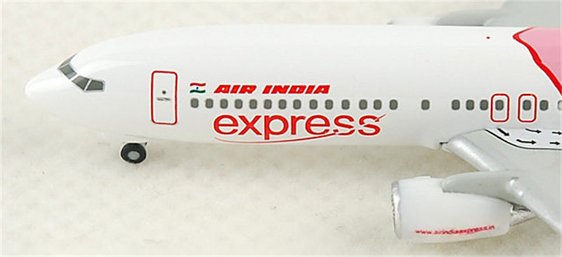 Hogan Air India Express Boeing 737-800 VT-AXD Limited Edition 1:500 ABS Model view 3