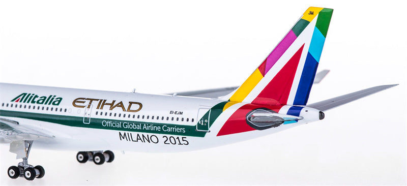 Phoenix Alitalia Airbus A330-200 EI-EJM 1:400 Diecast Model view 5