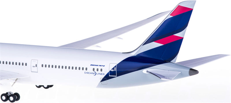 Hogan LATAM Boeing 787-9 1:200 ABS Model view 5
