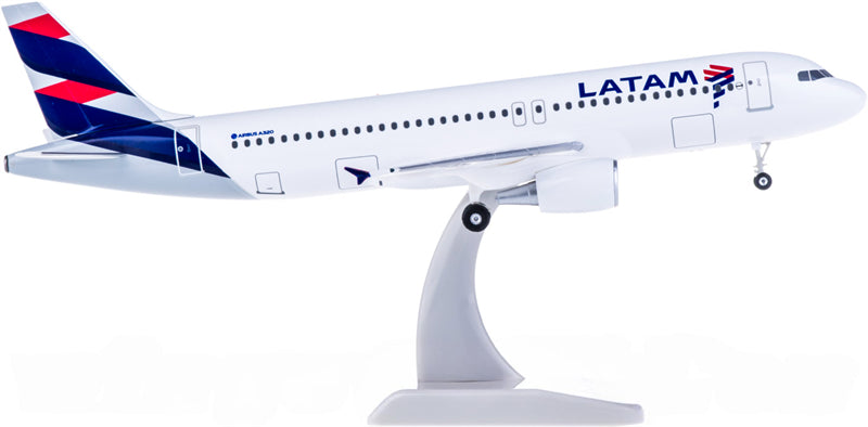 Hogan LATAM Airbus A320 1:200 ABS Model view 4