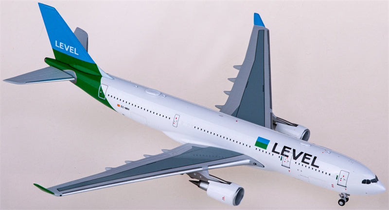 NG Models LEVEL Airbus A330-200 EC-NRH 1:400 Diecast Model view 4