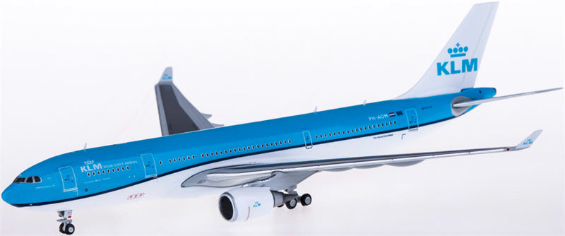 Geminijets KLM Airbus A330-200 PH-AOM 1:400 Diecast Model view 1