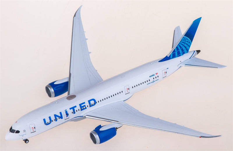 NG Models 1:400 United Airlines Boeing 787-8 Dreamliner N26902 Model