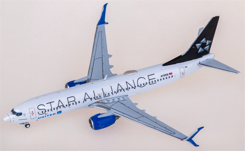 Geminijets United Airlines Boeing 737-800W N76516 Star Alliance 1:400 Diecast Model view 2