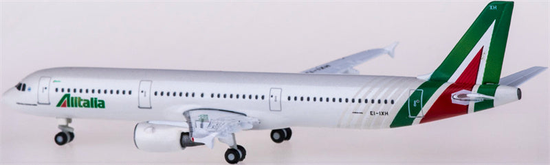 Herpa Alitalia Airbus A321 EI-IXH 1:500 Diecast Model view 4