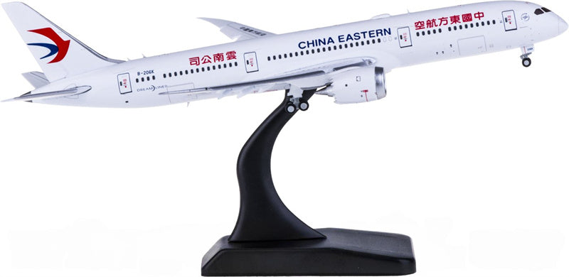 JC Wings China Eastern Boeing 787-9 Dreamliner B-206K Flaps Down 1:400 Diecast Model view 3