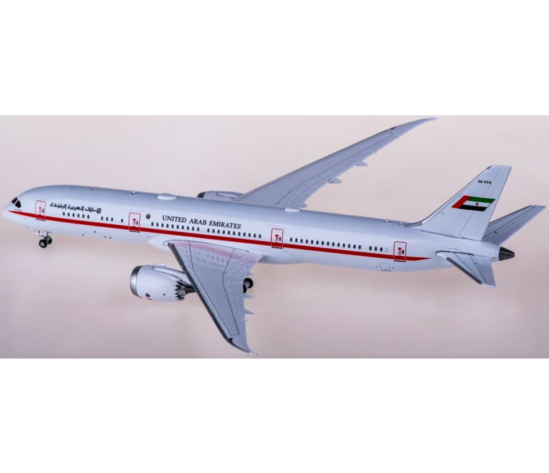 JC Wings Abu Dhabi Amiri Flight Boeing 787-9 Dreamliner A6-PFE 1:400 Aircraft Pre-built Airliner Model Display
