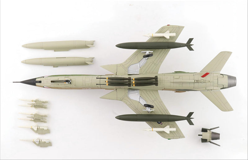 HOBBY MASTER USAF F-105F Thunderchief 128th TFS 1:72 Model 1983 SEA Camouflage 63-8299