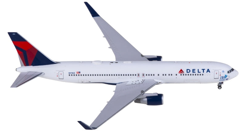 Panda Delta Air Lines Boeing 767-300ER N171DZ 1:400 Diecast Model view 4