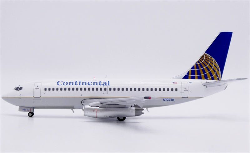 JC Wings Continental Airlines Boeing 737-200 N10248 1:200 Diecast Model view 4
