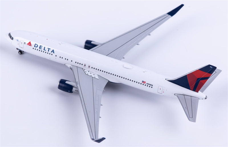 Geminijets 1:400 Delta Air Lines Boeing 767-300ER N199DN Diecast Model