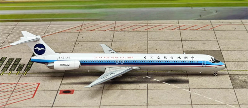 Phoenix China Northern Airlines McDonnell Douglas MD-82 B-2136 1:400 Aircraft Model