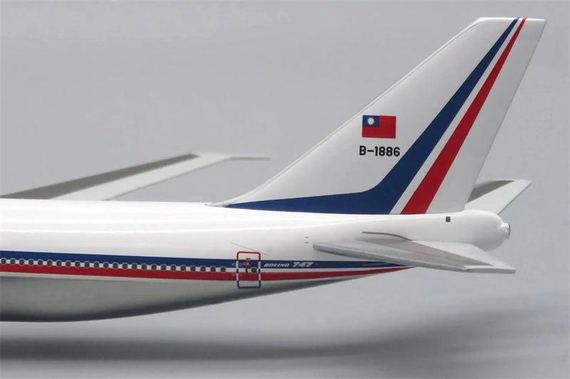 Apollo 1:400 China Airlines B747-200 B-1886 belly polishing DIECAST Aircraft Model