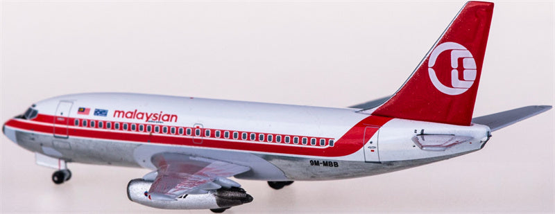 AeroClassics Malaysia Airlines Boeing 737-200 9M-MBB 1:400 Diecast Model view 4