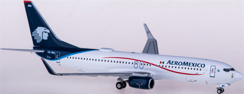 NG Models Aeromexico Boeing 737-800 XA-MIA 1:400 Diecast Model view 4