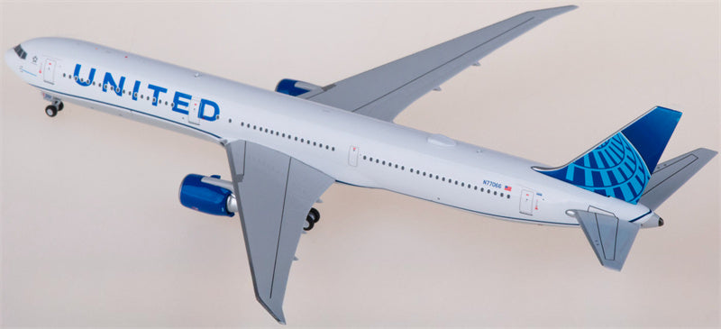 NG Models 1:400 United Airlines Boeing 767-400ER N77066 Diecast Model view 4