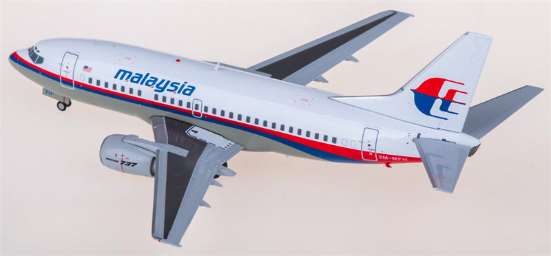 JC Wings Malaysia Airlines Boeing 737-500 9M-MFH 1:200 Diecast Model view 2