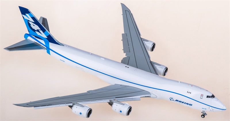 HX Models 1:400 Boeing 747-8F N747EX Flaps down Model