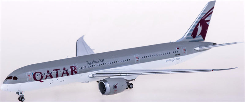 Geminijets Qatar Boeing 787-9 A7-BHA 1:400 Diecast Model view 1