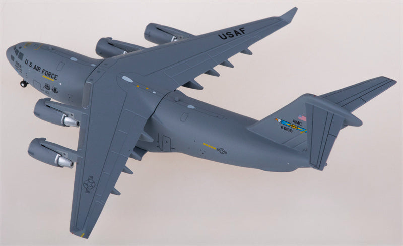 Geminijets USAF Boeing C-17A Globemaster III 06-6168 1:400 Diecast Model view 4