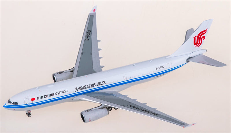 Phoenix Air China Airbus A330-200 B-6092 1:400 Diecast Model view 4