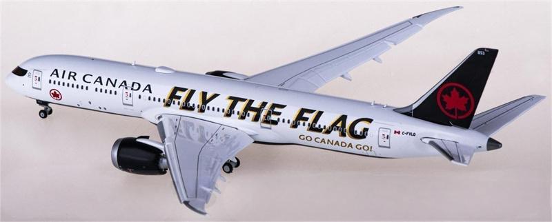JC Wings Air Canada Boeing 787-9 C-FVLQ Flaps Down 1:400 Diecast Model view 2