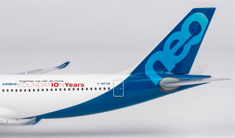 NG Models Airbus A330-900neo F-WTTN 1:400 Diecast Model view 4