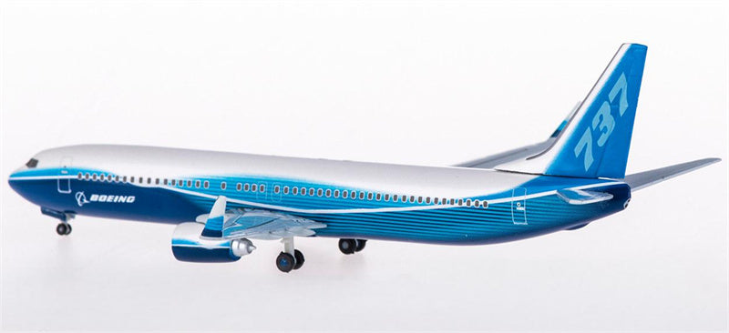 Hogan Boeing 737-900 1:400 Diecast Model view 3