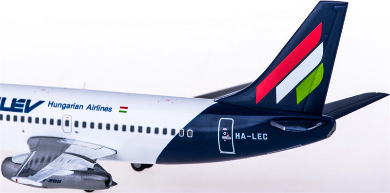 Herpa Malev Boeing 737-200 HA-LEC 1:200 Diecast Model view 4