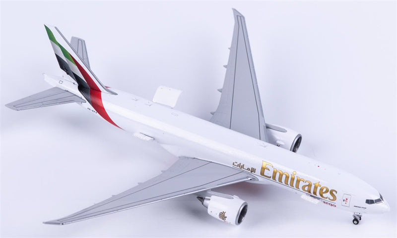 Geminijets 1:400 Emirates Boeing 777-200LR A6-EFV Interactive Series Diecast Model