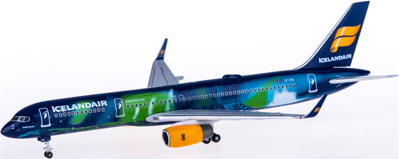 Herpa Icelandair for Boeing 757-200 TF-FIU Aurora 1:400 Airplane Pre-built Airliner Model Display
