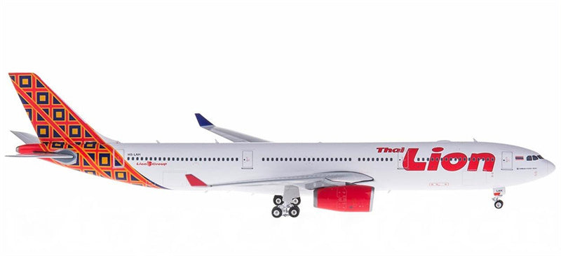 Phoenix Lion Air Airbus A330-300 HS-LAH 1:400 Diecast Model view 4
