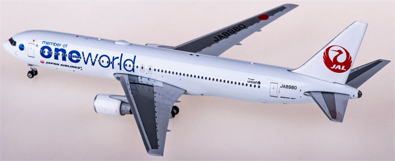 Phoenix Japan Airlines Boeing 767-300 JA8980 member of oneworld 1:400 Diecast Model view 4