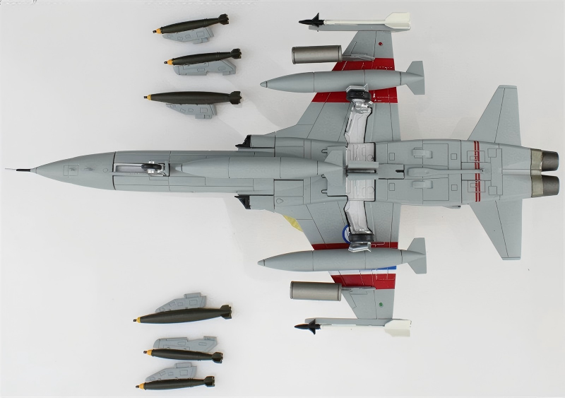 HOBBY MASTER RNoAF F-5A No. 336 SQN 1:72 Model 1994 50th Anniversary 132