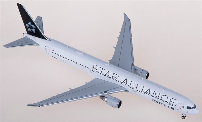 JC Wings 1:400 United Airlines Boeing 767-400ER Star Alliance N76055 Diecast Model view 4