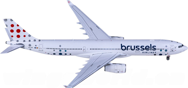 JC Wings Brussels Airlines Airbus A330-300 OO-SFX 1:400 Diecast Model view 2