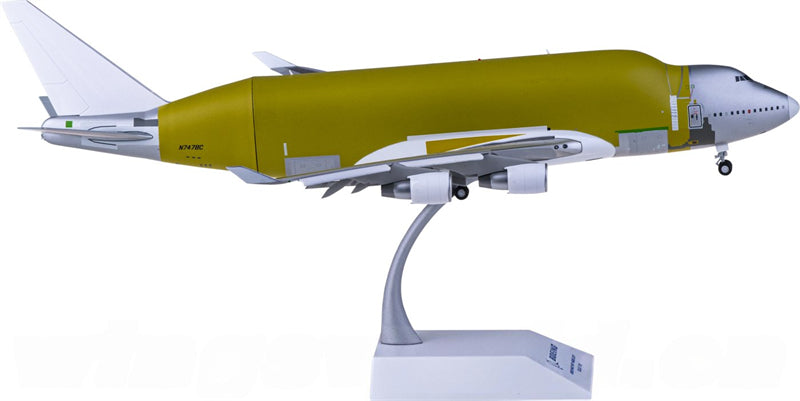 JC Wings Boeing 747-400 LCF N747BC Flaps Down 1:200 Diecast Model view 4