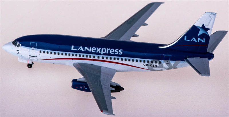 AeroClassics LAN Airlines Boeing 737-200 CC-CSH 1:400 Diecast Model view 4